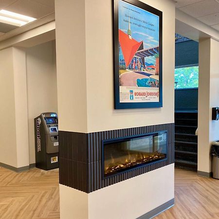 Howard Johnson By Wyndham Winnipeg West Luaran gambar