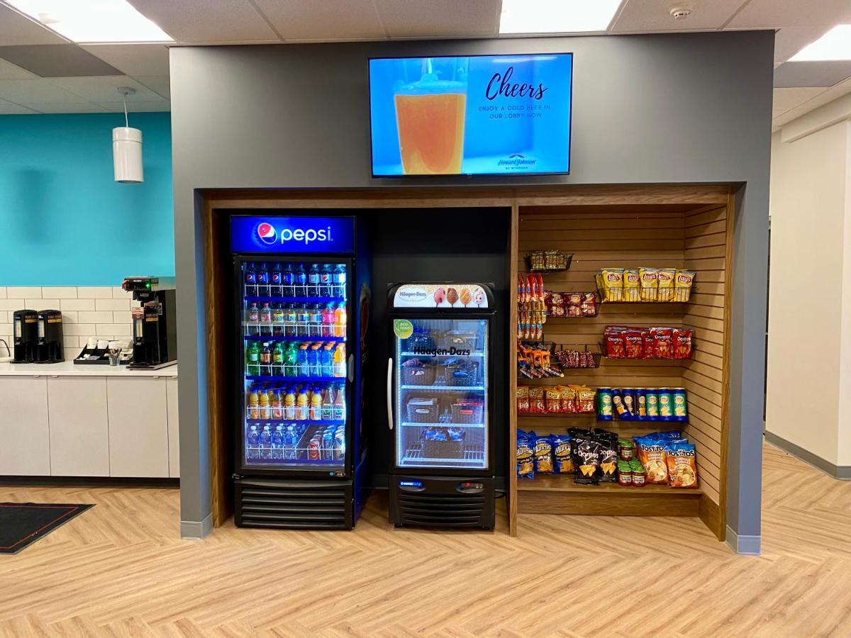 Howard Johnson By Wyndham Winnipeg West Luaran gambar