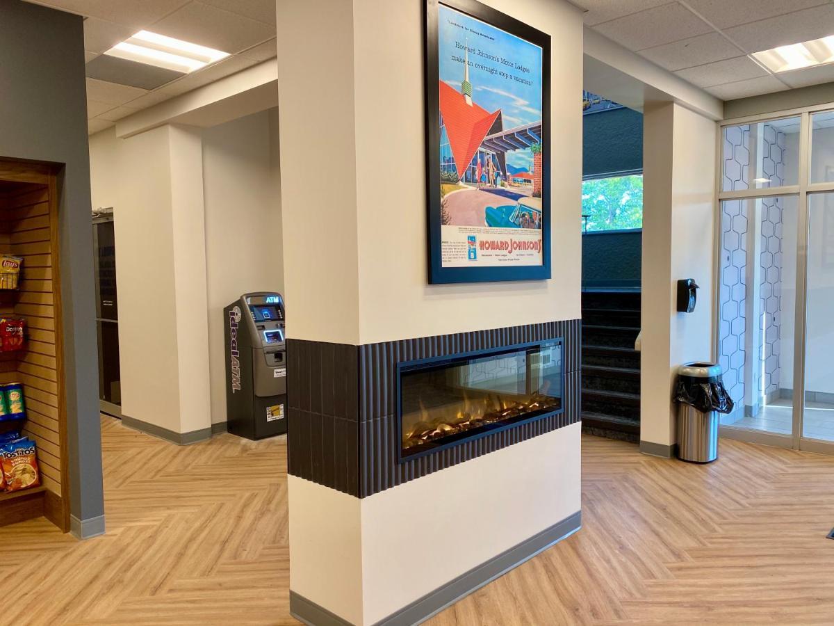 Howard Johnson By Wyndham Winnipeg West Luaran gambar