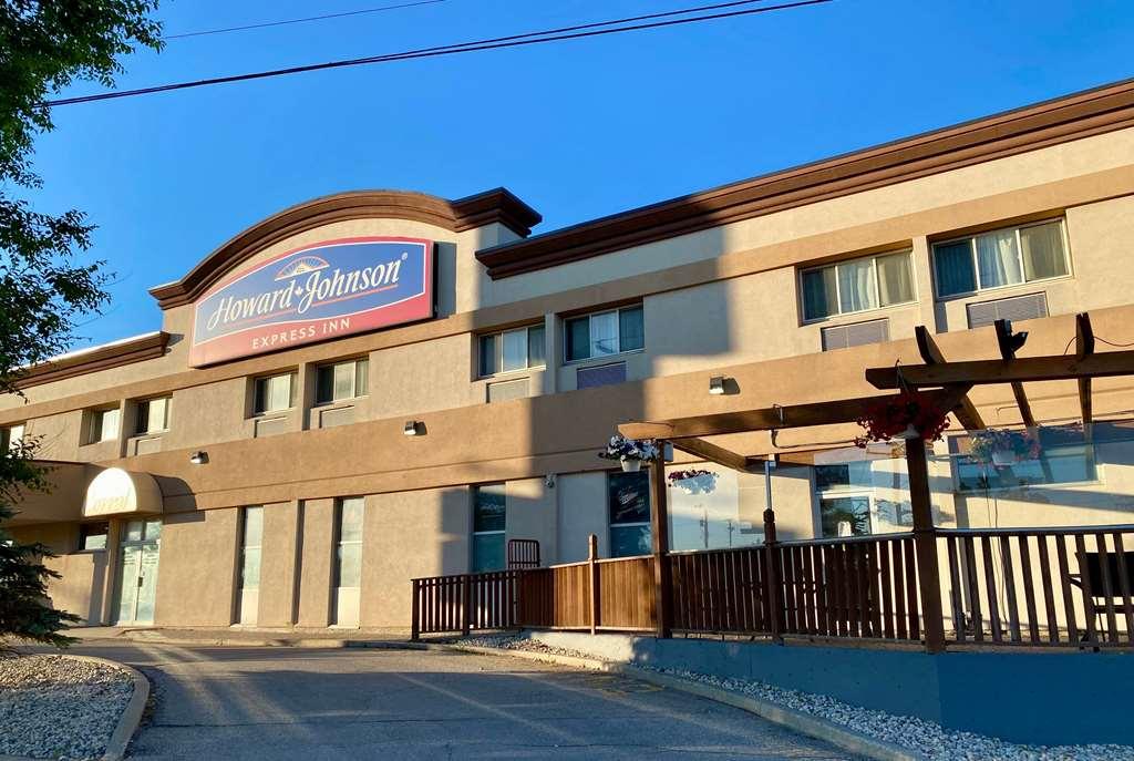 Howard Johnson By Wyndham Winnipeg West Luaran gambar